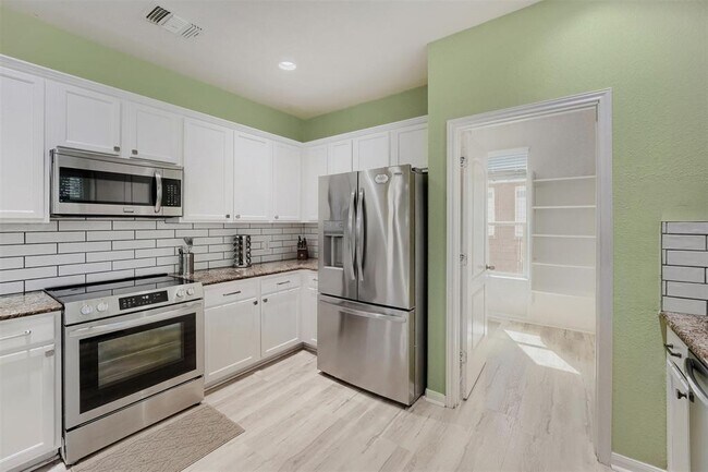 Building Photo - 12116 Walter Vaughn Dr