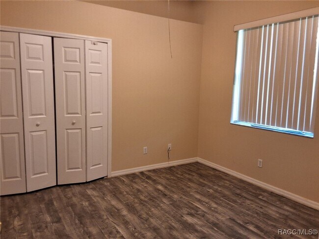 Building Photo - 1474 W Pringle Pl