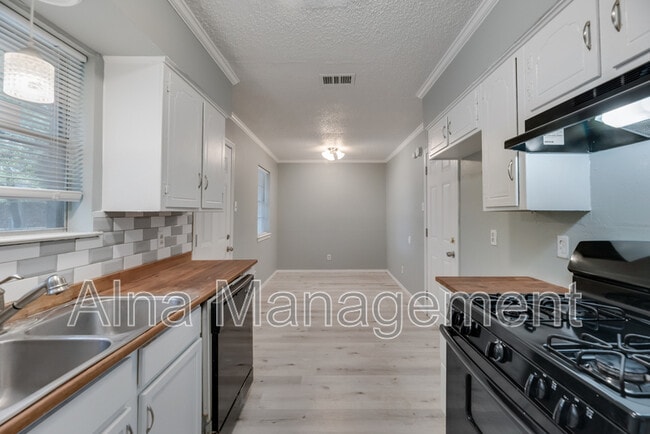 Building Photo - 6500 Melinda Dr