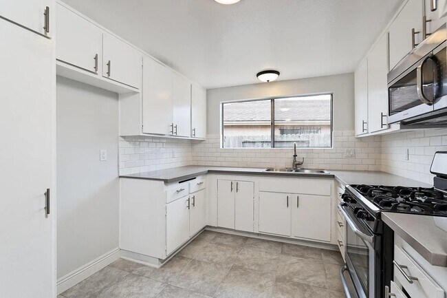 Building Photo - 4211 Justin Way