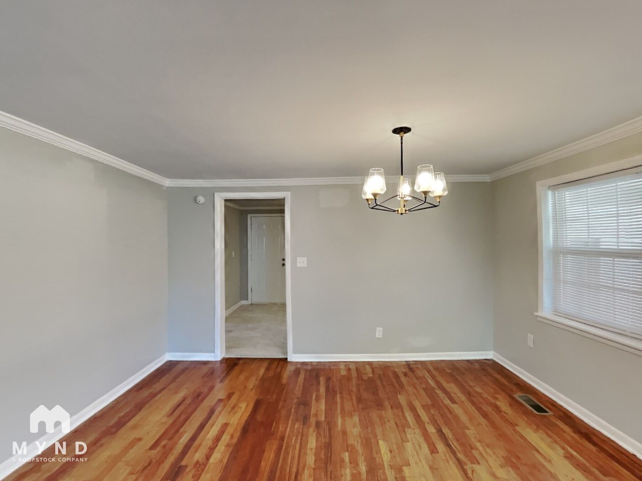 Building Photo - 616 Lewis Ave