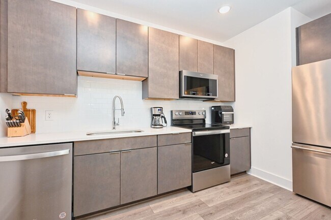 Building Photo - **2022-BUILT CONDO IN THE HEART OF WEDGEWOOD-HOUSTON WALKING DISTANCE TO GEODIS PARK**