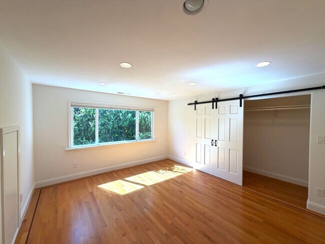 Building Photo - TOTAL REMODEL LARGE 1750sf 3BR+ Bonus/3BA North Oakland Home AVAILABLE NOW