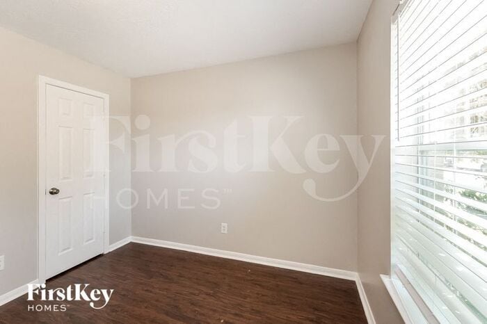 Building Photo - 6315 Austinville Dr