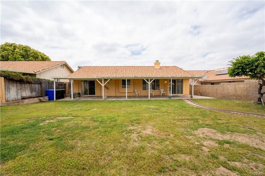 Building Photo - 443 S Tamarisk Ave