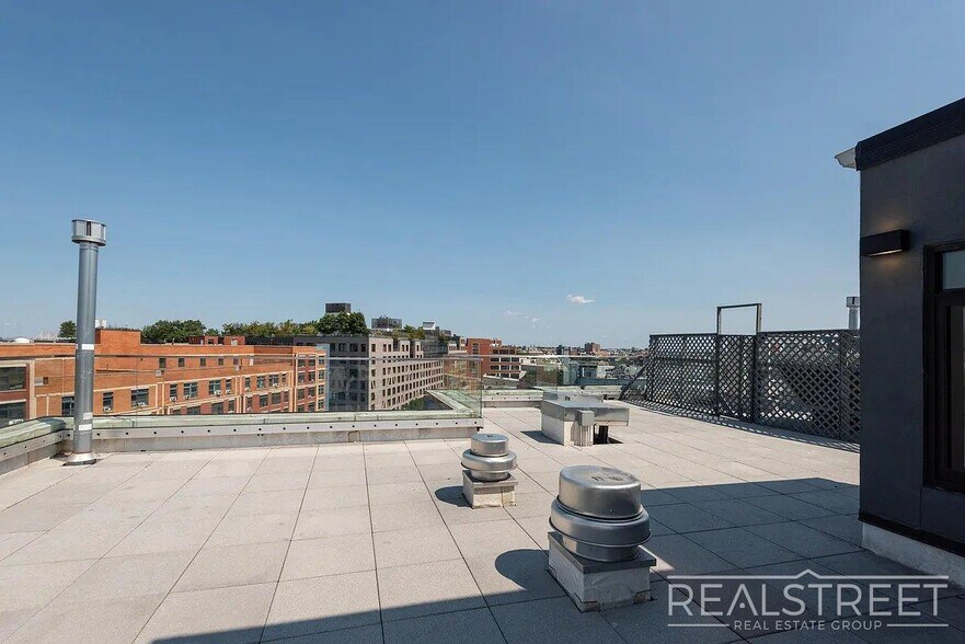 Building Photo - Bushwick Avenue