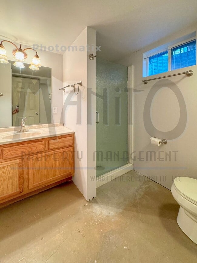Building Photo - Clean & Quiet Northside Home