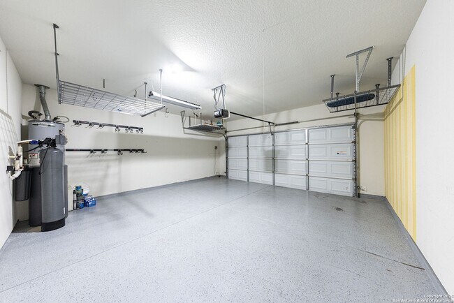 Building Photo - 12606 Texas Gold