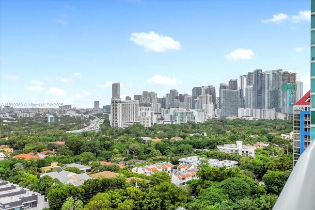 Building Photo - 2127 Brickell Ave