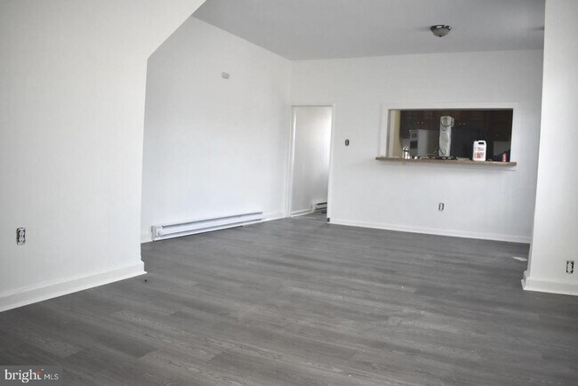 Building Photo - 10 S 62nd St