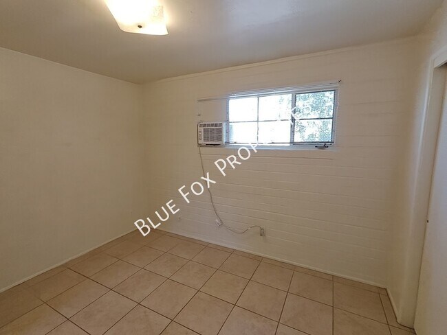 Building Photo - 1224 N Camilla Blvd