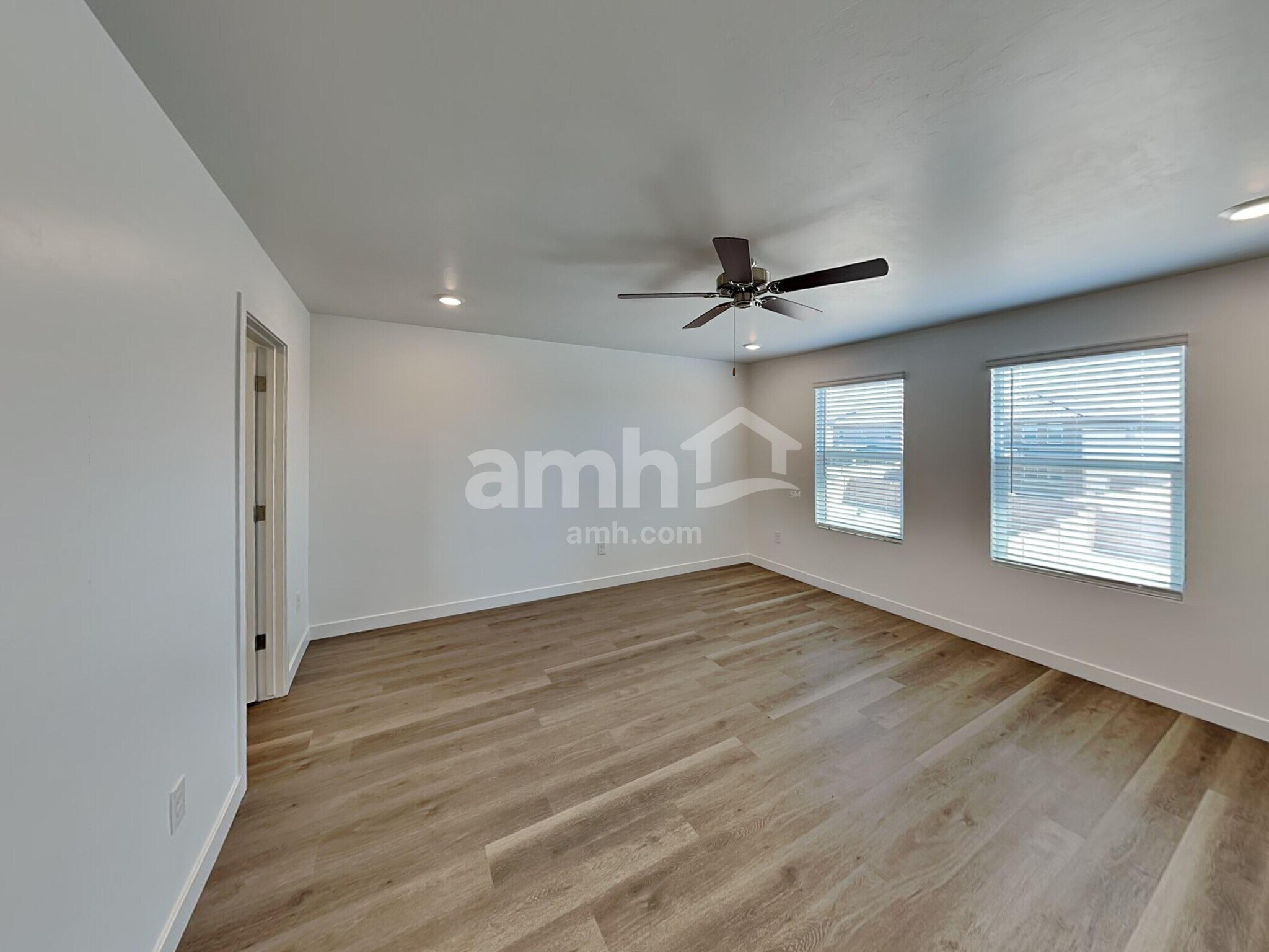 Building Photo - 6469 E Paseo Baranda