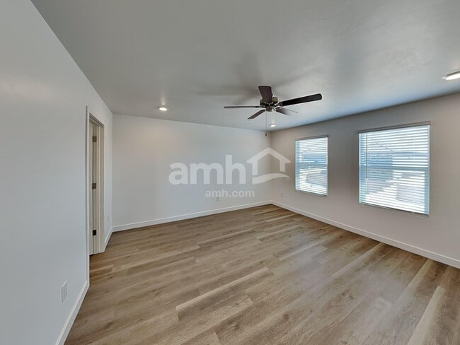 Building Photo - 9620 E Friedel Dr