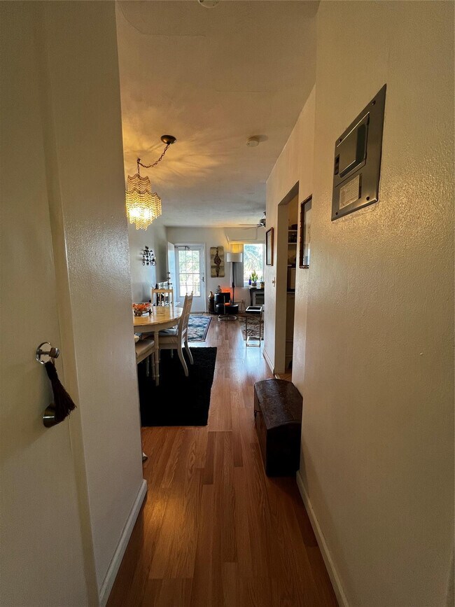 Building Photo - 301 E McNab Rd