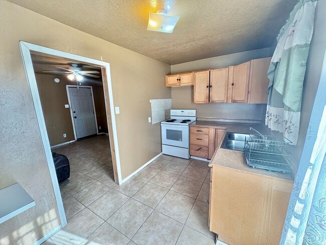 Building Photo - 505 W Polk Ave