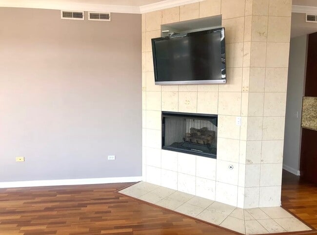 Building Photo - 5036 W Pensacola Ave