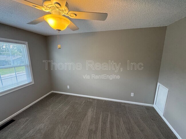 Building Photo - 618 S Boddie St