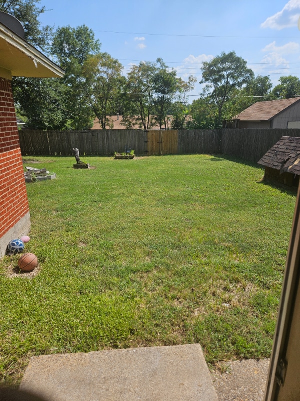 Building Photo - 2442 Loyce Dr