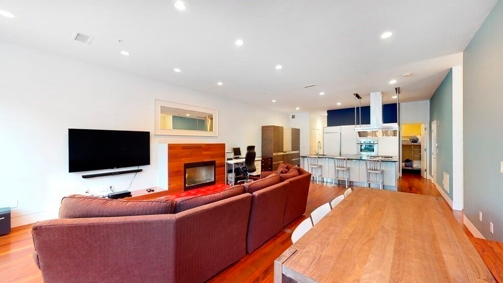 Building Photo - 49 N Margin St