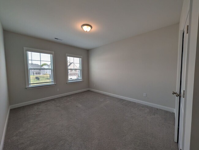 Building Photo - 332 Canyon Spring Trl
