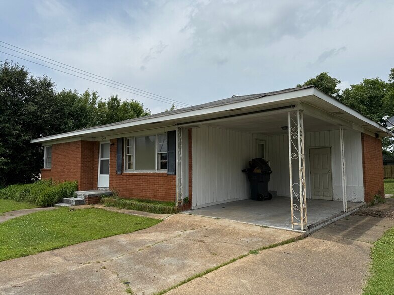 Carport - 2410 Forest Home Rd