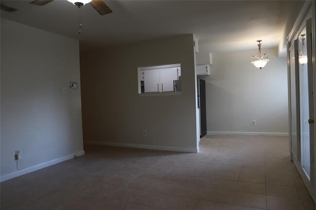 Building Photo - 7807 Bixler Dr