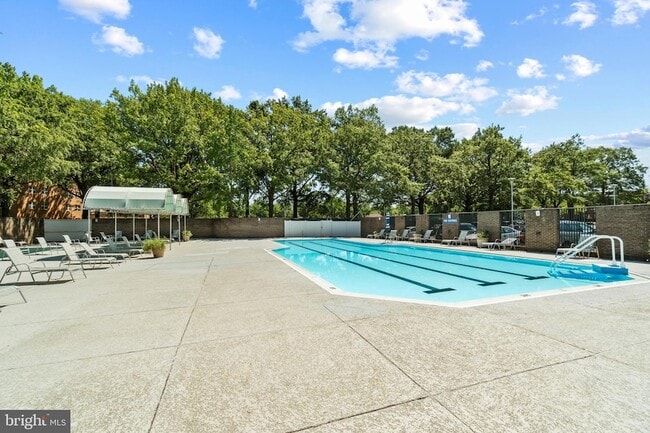 Building Photo - 1301 Delaware Ave SW