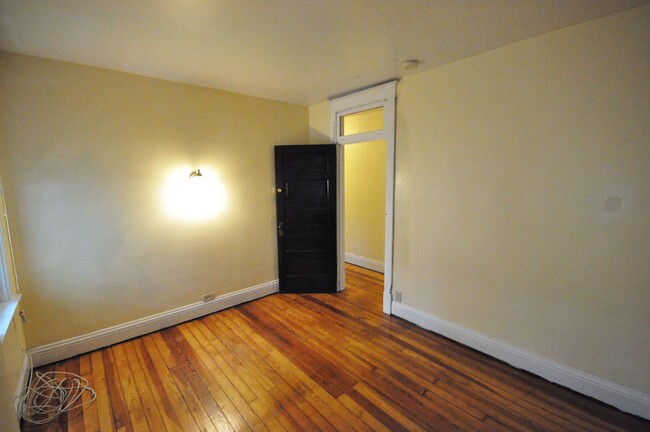 Building Photo - 2074-2078 Summit Street