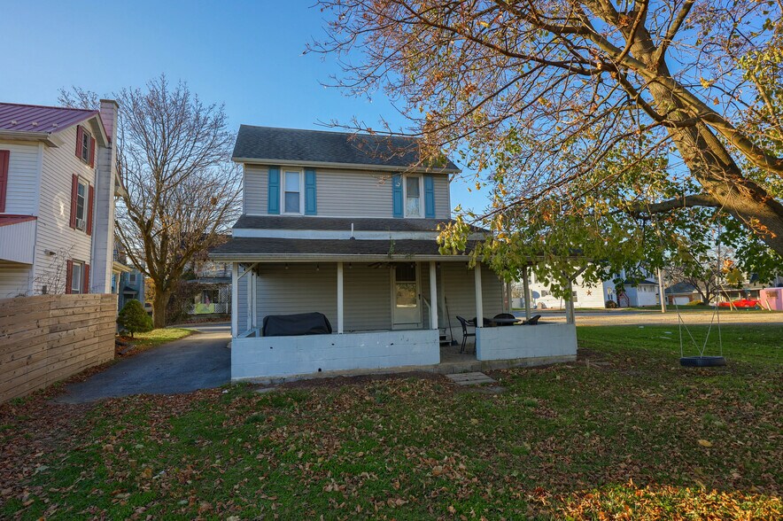 Building Photo - 7 Twin Brook Rd