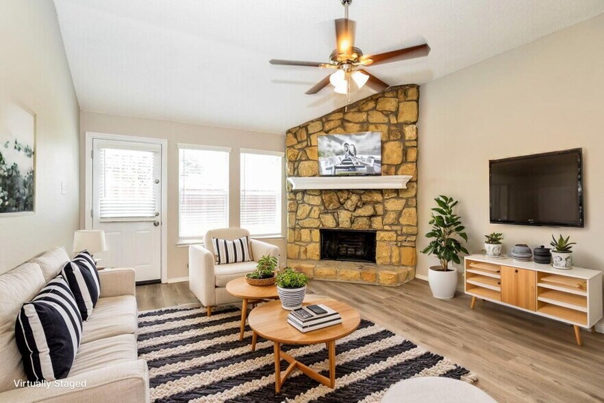 Building Photo - 2208 Sumac Dr