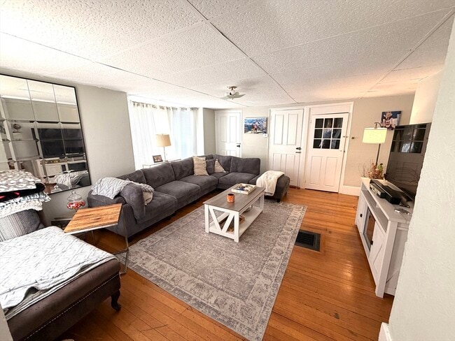 Building Photo - 75 Lincoln St