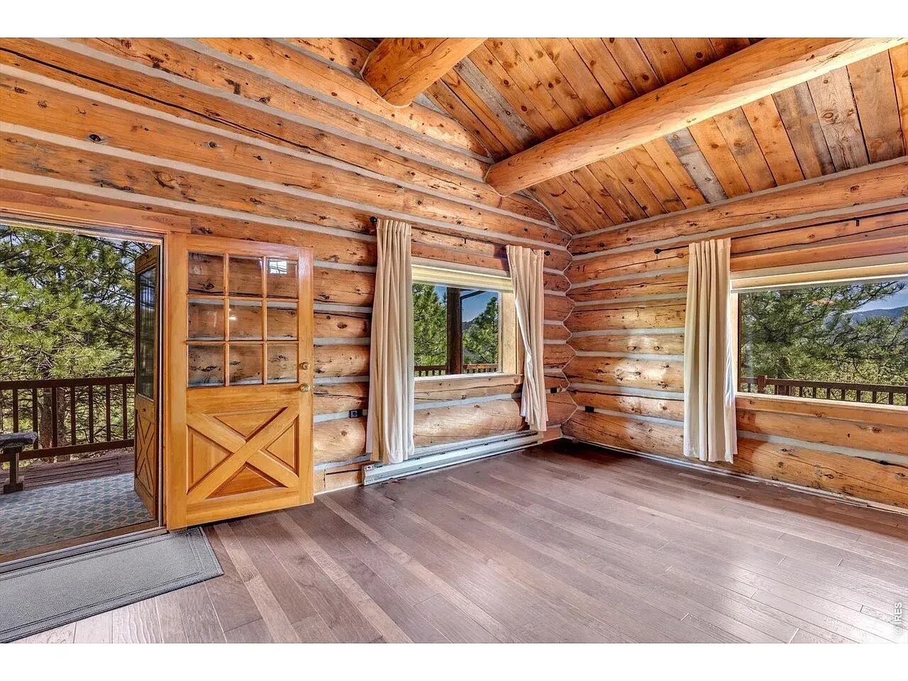 Building Photo - 679 Cougar Dr