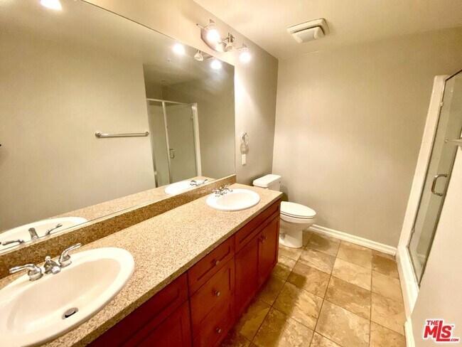 Building Photo - 629 Traction Ave