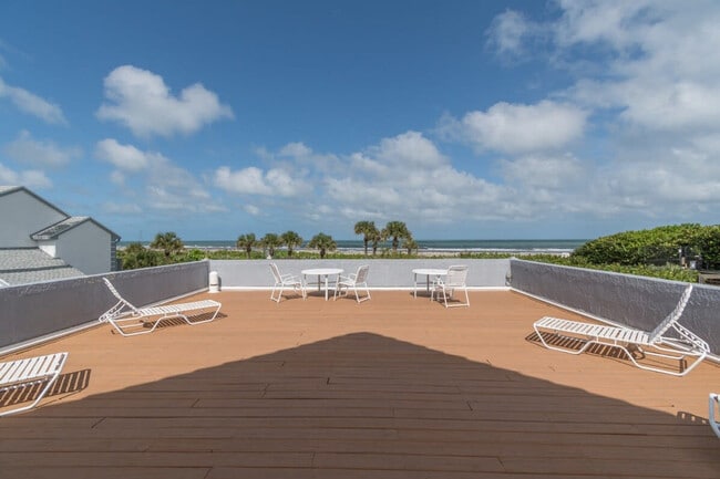 Building Photo - 545 Ocean Park Ln