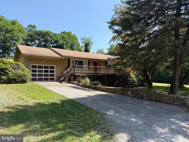 Building Photo - 11103 Putman Rd
