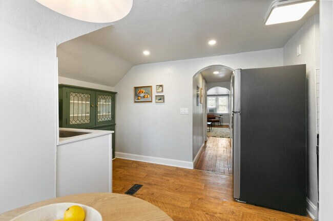 Building Photo - 2619 E 12th Ave