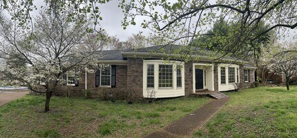 Building Photo - Newly Renovated Home on Quiet Neighborhood
