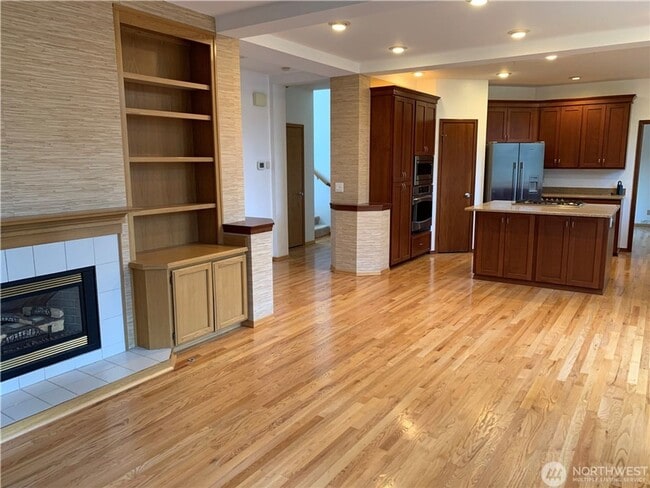 Building Photo - 4Bd/2.5Ba Sammamish Home