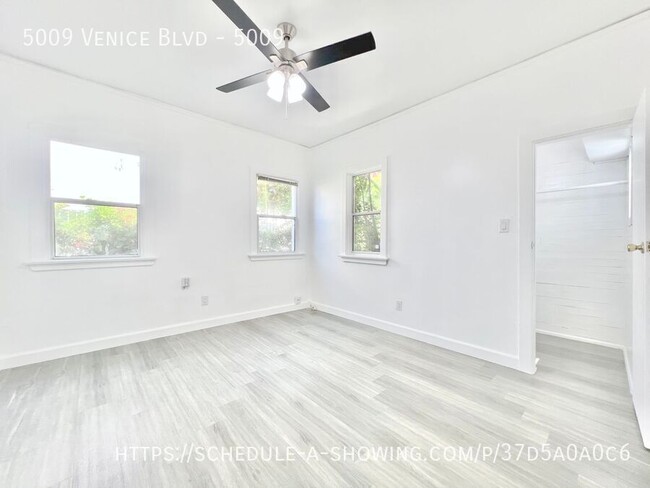 Building Photo - Beautiful newly remodeled “House-style” 2 ...