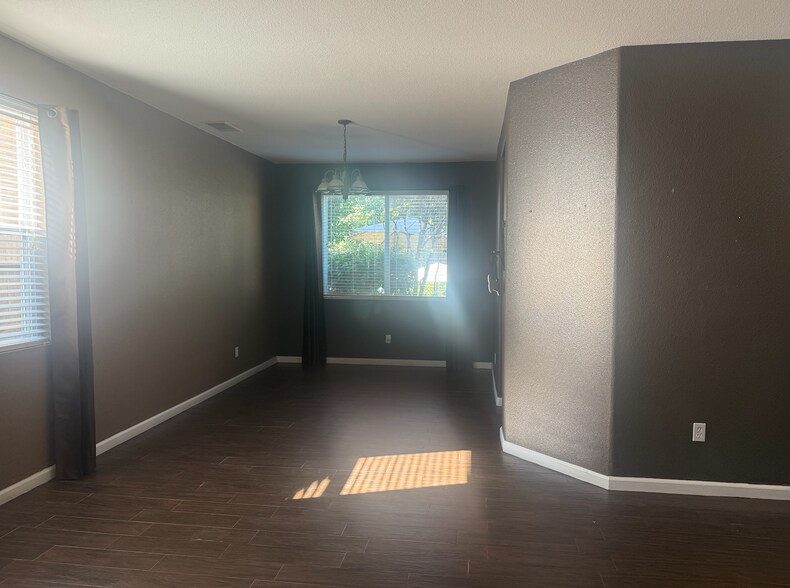 Dining Room - 958 Ryan Ave