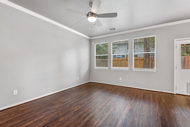 Building Photo - 19 Musk Rose Ct