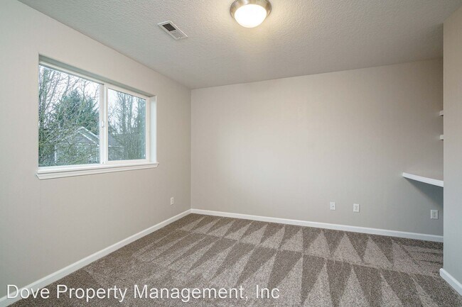Building Photo - 3 br, 2.5 bath House - 12412 NE 70th Circle