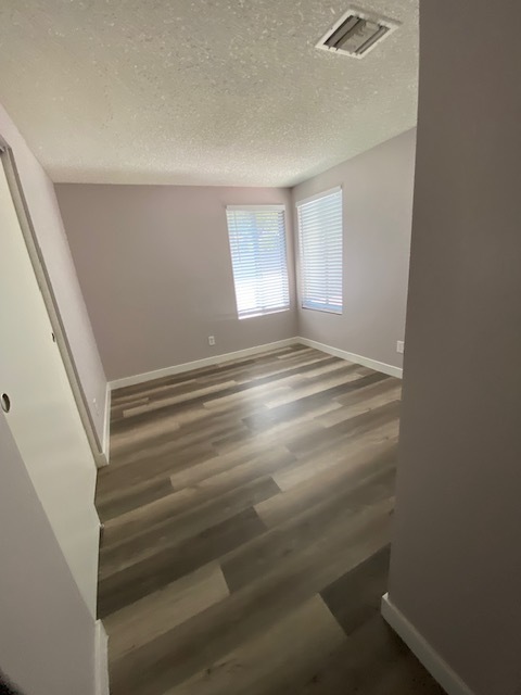 Building Photo - $2,350 Lovely Remodeled 3 Bedroom-2 bath-2...