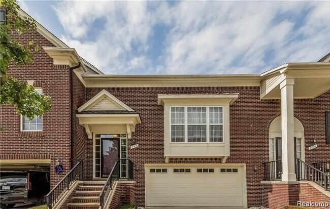 Building Photo - 758 Sandalwood Dr