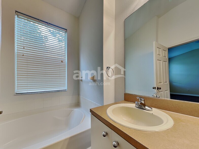 Building Photo - 11412 Laurel Brook Ct