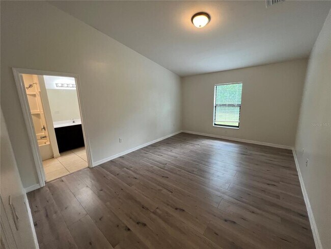 Building Photo - 818 La Salle Ave