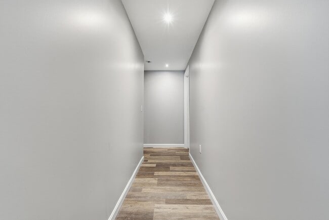 Building Photo - 6 Mulberry Ln