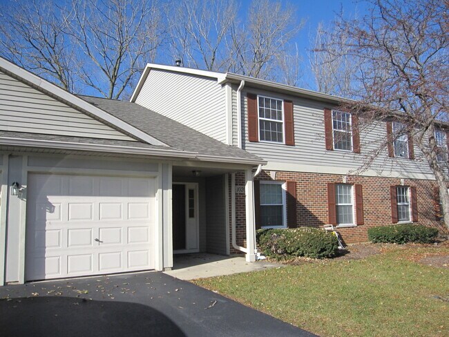 Primary Photo - 1020 Chaucer Ct