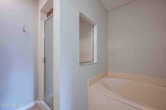 Building Photo - 570 Manship Dr