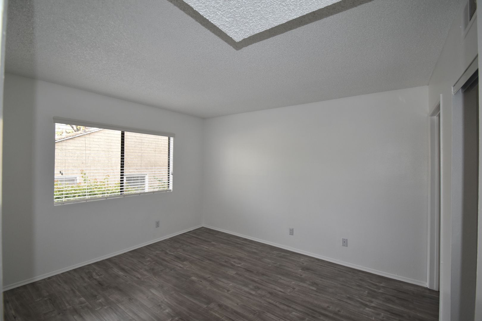 Building Photo - 12249 Oxnard St